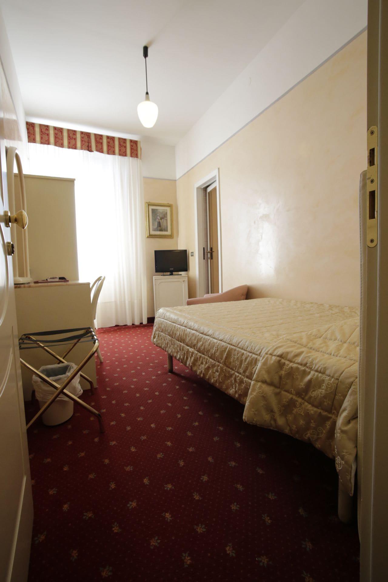 Hotel Vienna Ostenda E Ristorante Il Danubio ريميني المظهر الخارجي الصورة