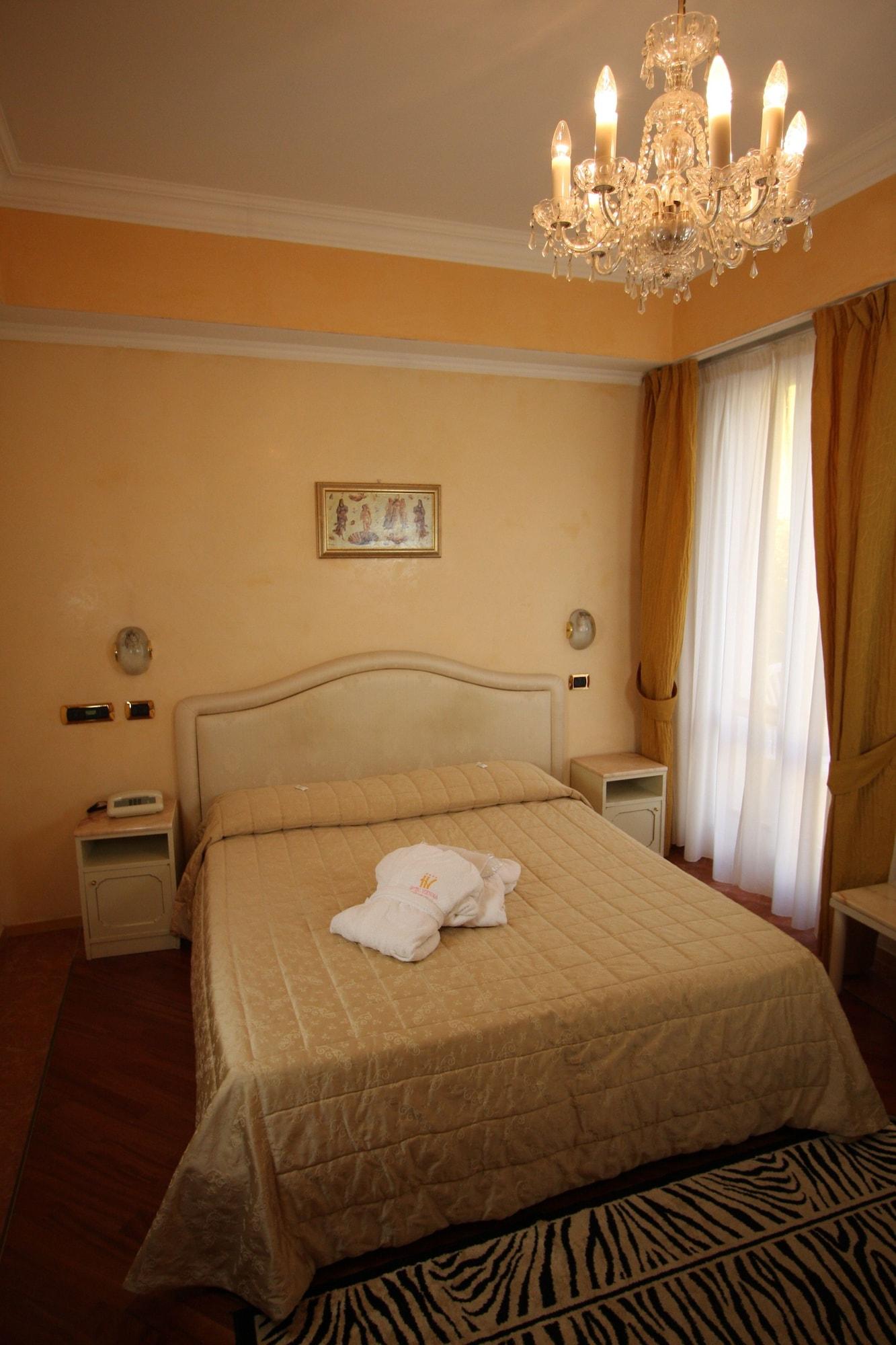 Hotel Vienna Ostenda E Ristorante Il Danubio ريميني المظهر الخارجي الصورة