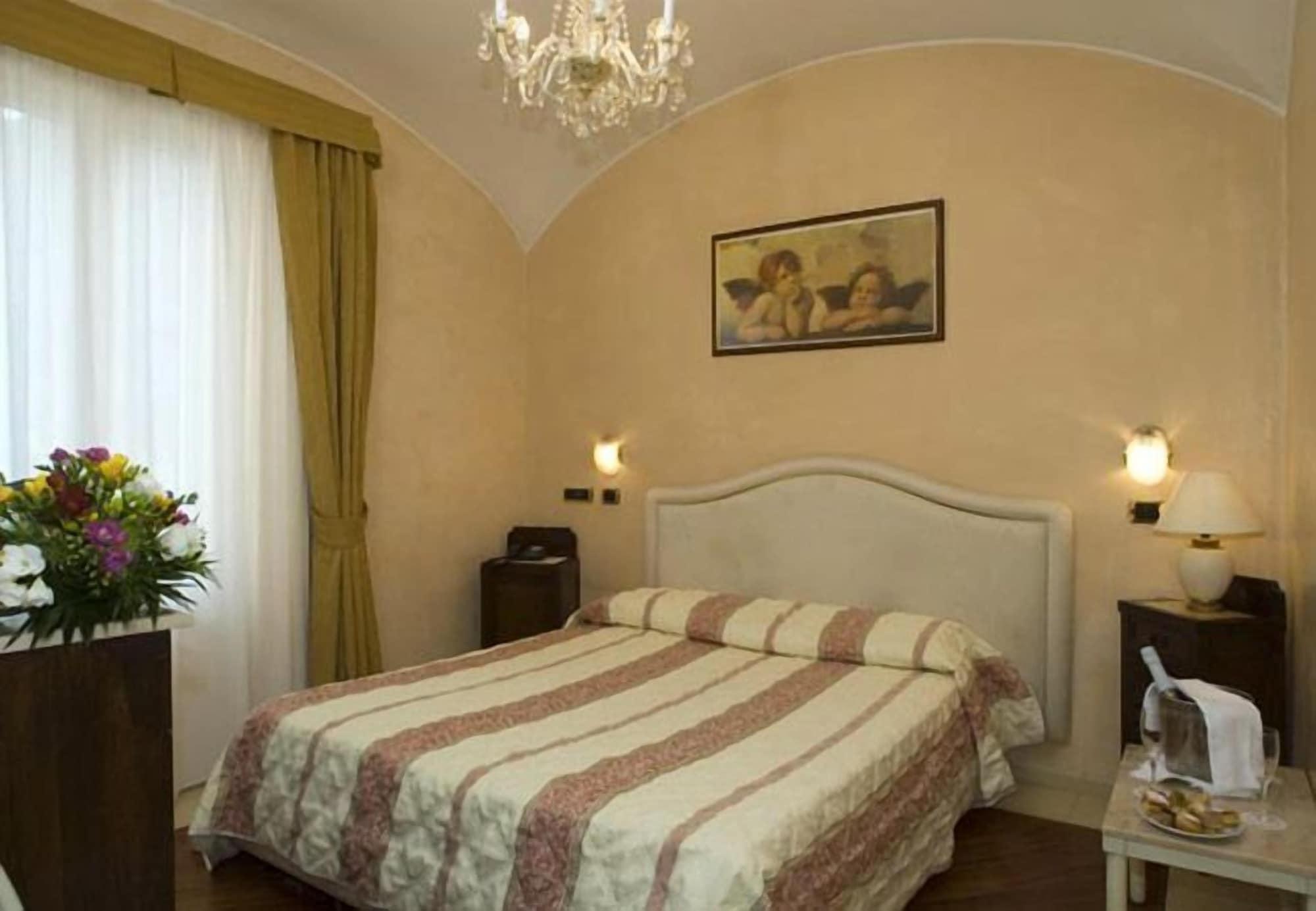 Hotel Vienna Ostenda E Ristorante Il Danubio ريميني المظهر الخارجي الصورة