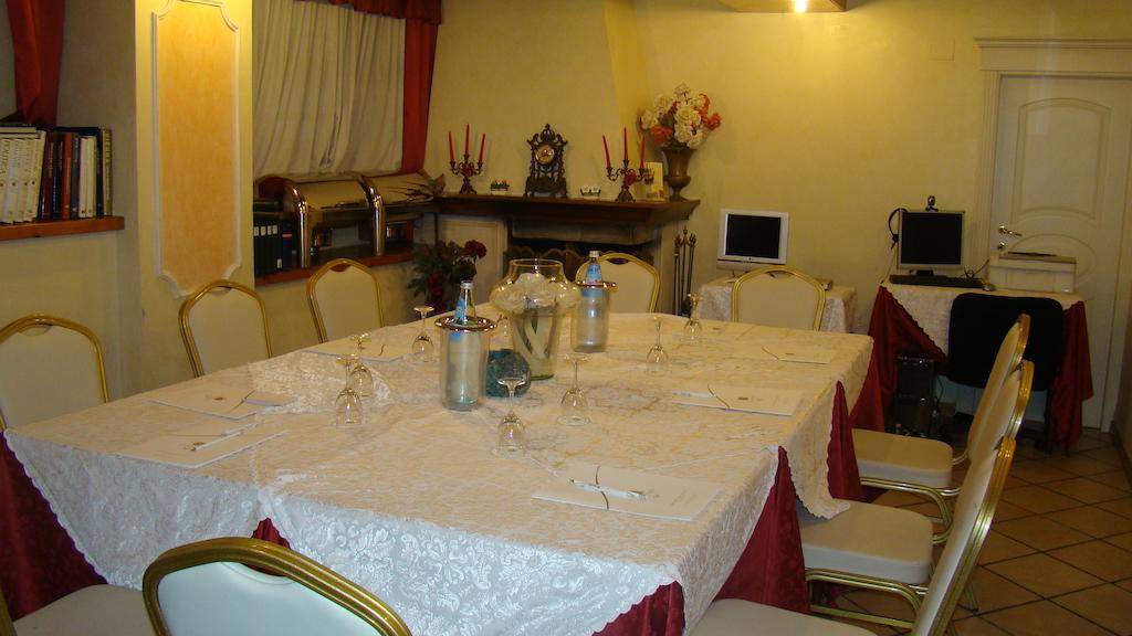 Hotel Vienna Ostenda E Ristorante Il Danubio ريميني المظهر الخارجي الصورة