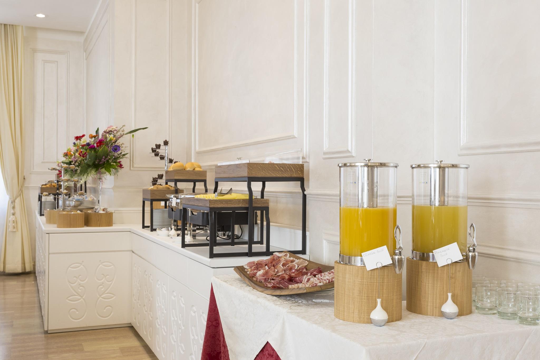 Hotel Vienna Ostenda E Ristorante Il Danubio ريميني المظهر الخارجي الصورة