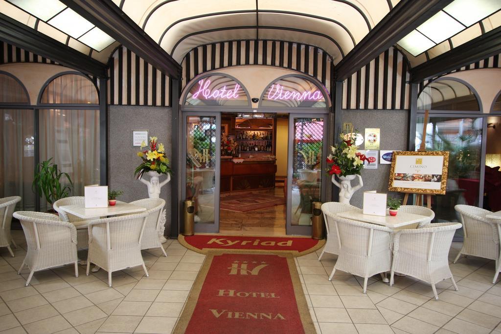 Hotel Vienna Ostenda E Ristorante Il Danubio ريميني المظهر الخارجي الصورة