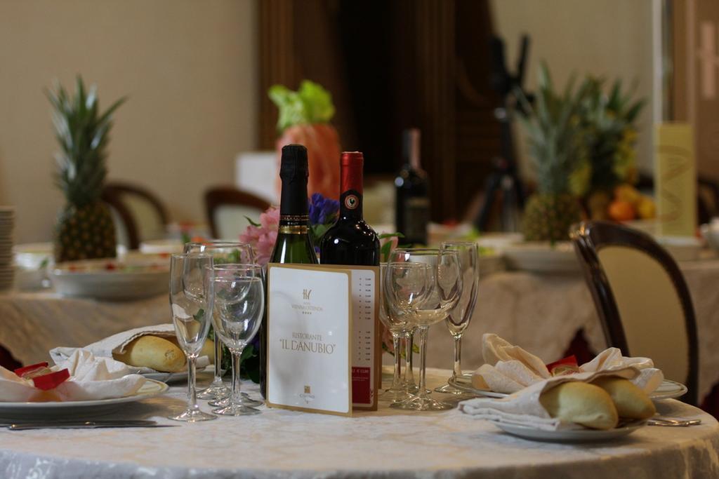 Hotel Vienna Ostenda E Ristorante Il Danubio ريميني المظهر الخارجي الصورة