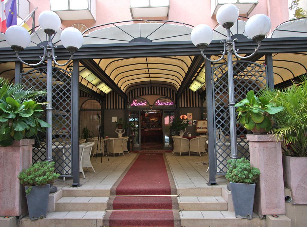 Hotel Vienna Ostenda E Ristorante Il Danubio ريميني المظهر الخارجي الصورة