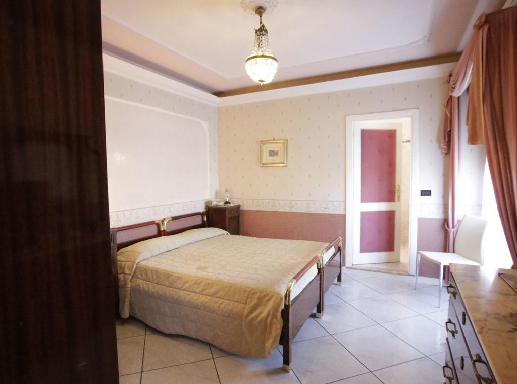 Hotel Vienna Ostenda E Ristorante Il Danubio ريميني المظهر الخارجي الصورة