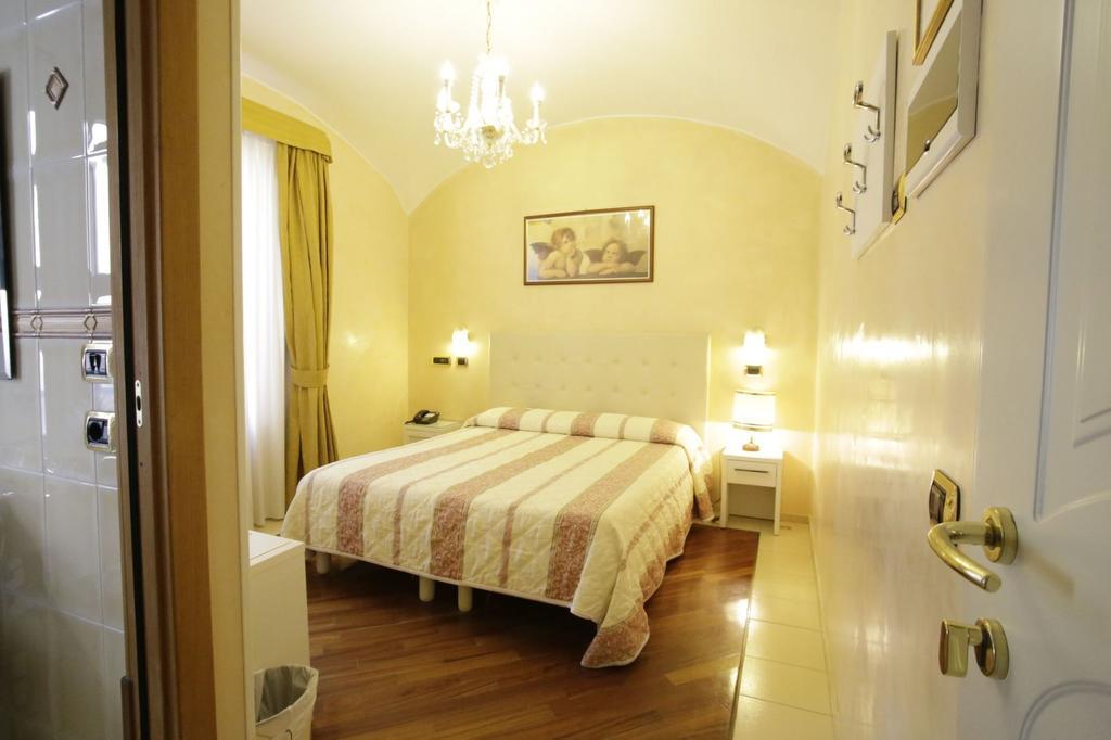 Hotel Vienna Ostenda E Ristorante Il Danubio ريميني المظهر الخارجي الصورة