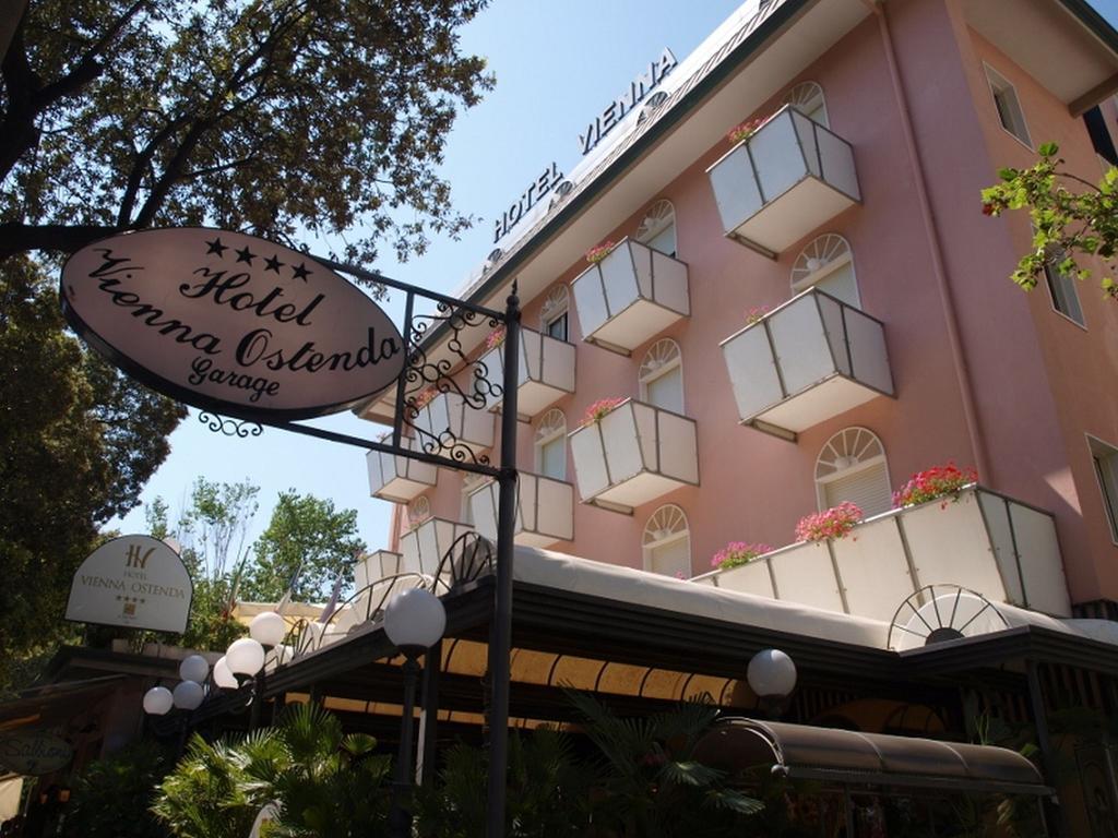 Hotel Vienna Ostenda E Ristorante Il Danubio ريميني المظهر الخارجي الصورة
