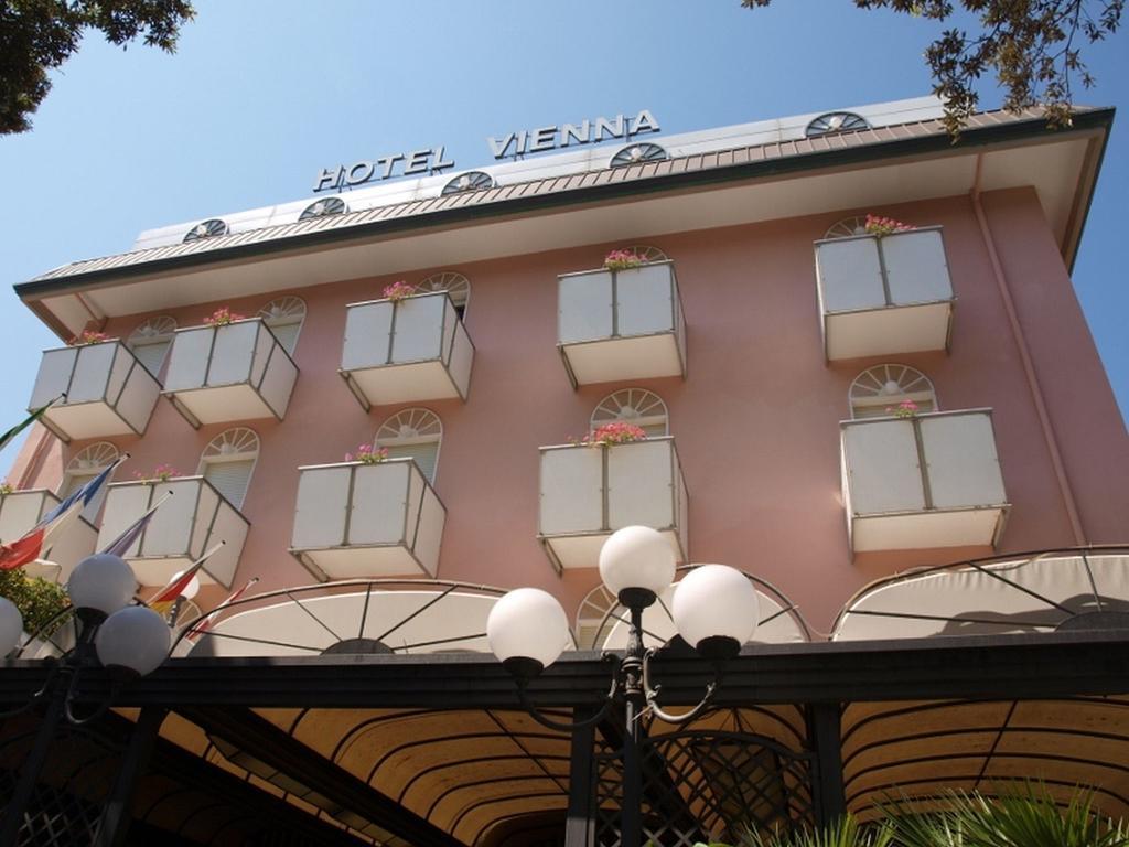 Hotel Vienna Ostenda E Ristorante Il Danubio ريميني المظهر الخارجي الصورة