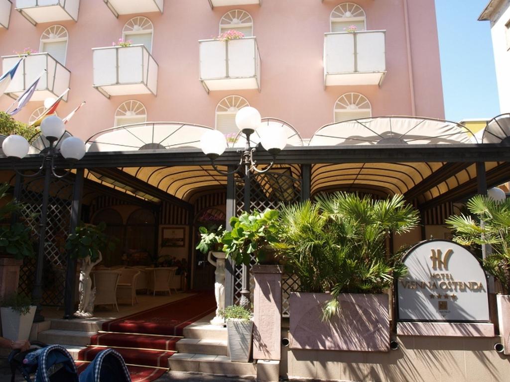 Hotel Vienna Ostenda E Ristorante Il Danubio ريميني المظهر الخارجي الصورة