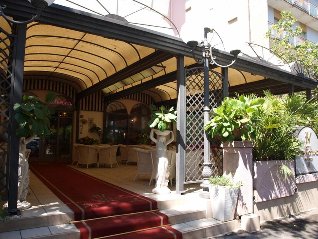 Hotel Vienna Ostenda E Ristorante Il Danubio ريميني المظهر الخارجي الصورة